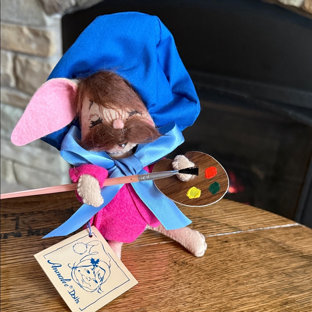Vintage 1993 Annalee Bunny Artist…so adorable!